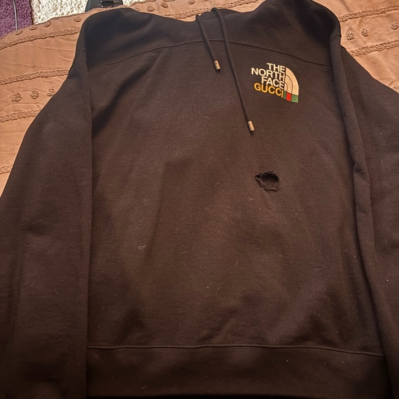 Gucci Black Hoodie Sweatshirt with Scenic Print - Picture 3 of 4